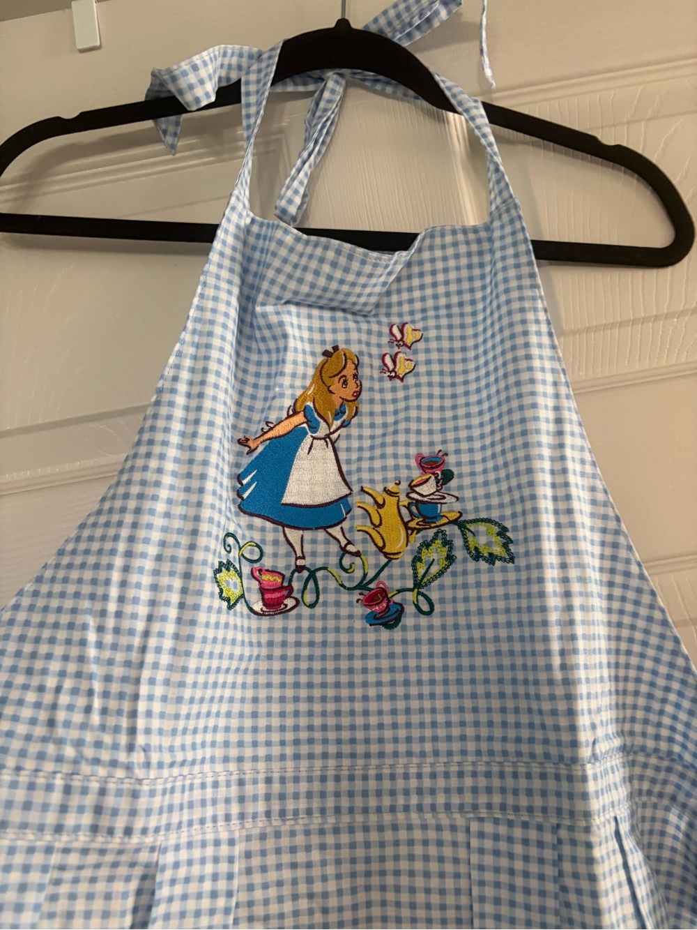 SOLD OUT APRON VERA Bradley Alice in Wonderland Gingham Disney tea party
